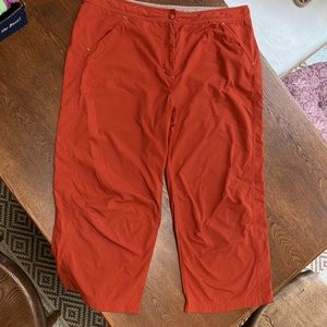 Womens 18 Regular LL Bean lightweight snap close capris. Rust color. Perfect.